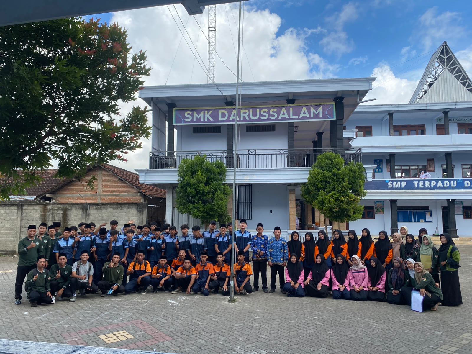 Selamat Datang di Website Resmi SMK Darussalam
